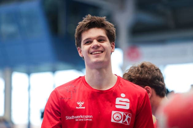 26.12.2025, Handball, Saison 2025 2026, 2. Handball Bundesliga, 17. Spieltag, TuSEM Essen - TuS Ferndorf, Felix Eißing (TuSEM Essen) lacht, Essen Am Hallo NRW Deutschland xRHR-FOTO DEx Copyright: DennisxEwert RHR-FOTOx RHR-FOTO DE