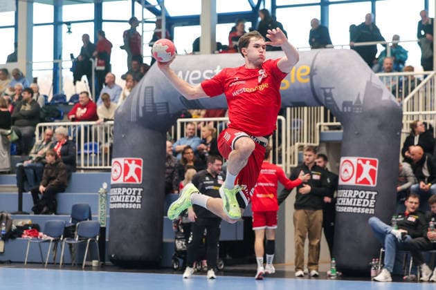 26.12.2025, Handball, Saison 2025 2026, 2. Handball Bundesliga, 17. Spieltag, TuSEM Essen - TuS Ferndorf, Valentin Clarius (TuSEM Essen), Essen Am Hallo NRW Deutschland xRHR-FOTO DEx Copyright: DennisxEwert RHR-FOTOx RHR-FOTO DE