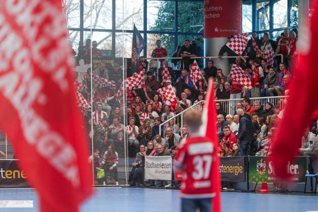 26.12.2025, Handball, Saison 2025 2026, 2. Handball Bundesliga, 17. Spieltag, TuSEM Essen - TuS Ferndorf, Fans des TuS Ferndorf bejubeln ihr Team, Essen Am Hallo NRW Deutschland xRHR-FOTO DEx Copyright: DennisxEwert RHR-FOTOx RHR-FOTO DE