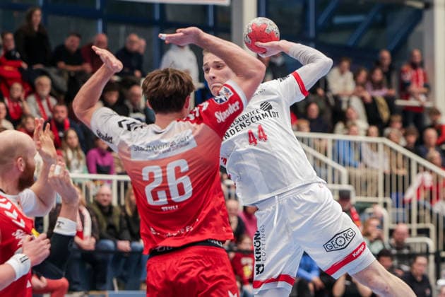 26.12.2025, Handball, Saison 2025 2026, 2. Handball Bundesliga, 17. Spieltag, TuSEM Essen - TuS Ferndorf, v. l. Tom Wolf (TuSEM Essen), Tom Jansen (TuS Ferndorf), Essen Am Hallo NRW Deutschland xRHR-FOTO DEx Copyright: DennisxEwert RHR-FOTOx RHR-FOTO DE