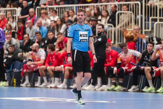 26.12.2025, Handball, Saison 2025 2026, 2. Handball Bundesliga, 17. Spieltag, TuSEM Essen - TuS Ferndorf, Schiedsrichter Denis Seidler Essen Am Hallo NRW Deutschland xRHR-FOTO DEx Copyright: DennisxEwert RHR-FOTOx RHR-FOTO DE