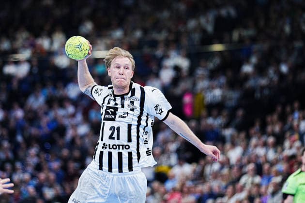 Wurf Tor Eric Johansson (THW Kiel, 21) GER, THW Kiel vs. HC Erlangen, Handball, 1. Bundesliga, Spieltag 19, Saison 2025 2026, 26.12.2025 GER, THW Kiel vs. HC Erlangen, Handball, 1. Bundesliga, Spieltag 19, Saison 2025 2026, 26.12.2025 Kiel Copyright: xEibner-Pressefoto MarcelxvonxFehrnx EP_MFN