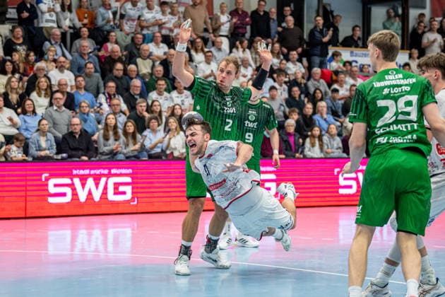 2. Handball Bundesliga; TV Hüttenberg - Eulen Ludwigshafen, 26.12.25 Lasse Ohl (TV Hüttenberg, 11), Frederic Stüber (Eulen Ludwigshafen, 2), Friedrich Schmitt (Eulen Ludwigshafen, 29) 2. Handball Bundesliga; TV Hüttenberg - Eulen Ludwigshafen: Hüttenberg, 26.12.25 Copyright: xBEAUTIFULxSPORTS Roeczeyx