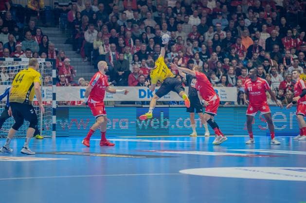 Szene mit Lenny Rubin (44; TVB 1898 Stuttgart), Kasper Thorsen Lien (7; TVB 1898 Stuttgart), 8; TVB 1898 Stuttgart, 91; TVB 1898 Stuttgart und Jonas Riecke (44; MT Melsungen), David Mandi? (7; MT Melsungen), Adrián Sipos (8; MT Melsungen) Szene mit Lenny Rubin (44; TVB 1898 Stuttgart) und David Mandi? (7; MT Melsungen) Copyright: xMichaelxSchäferx