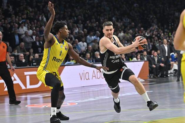 PARTIZAN vs MACCABI TEL AVIV VANJA MARINKOVIC vs JAYLEN HOARD Dzejlen Hord basketball Partizana vs Maccbi Tel Aviv Euroleague, Beogradska arena, Belgrade 26.12.2025 Foto: BASKETBALL, EUROLEAGUE, PARTIZAN, MACCABI TEL AVIV Belgrade Belgrade arena Serbia Copyright: xMarkoxMetlas xMNxPressx