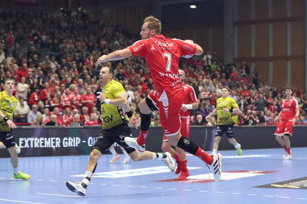 26.12.2025, xtgx, Handball Daikin HBL MT Melsungen - TVB Stuttgart emspor, v.l. Kasper Thorsen Lien (Stuttgart, 7) wirft Tor, Torschuetze, erzielt Tor, Treffer, scores the goal Kassel