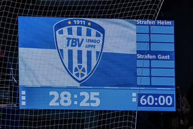 Endstand auf der Anzeigetafel 28:25 GER, TBV Lemgo Lippe vs. HSG Wetzlar, Handball, 1. Bundesliga, 19. Spieltag, Spielzeit 2025 2026, 26.12.2025 GER, TBV Lemgo Lippe vs. HSG Wetzlar, Handball, 1. Bundesliga, 19. Spieltag, Spielzeit 2025 2026, 26.12.2025 Lemgo Copyright: xEibner-Pressefoto JanxRollingerx EP_JSK