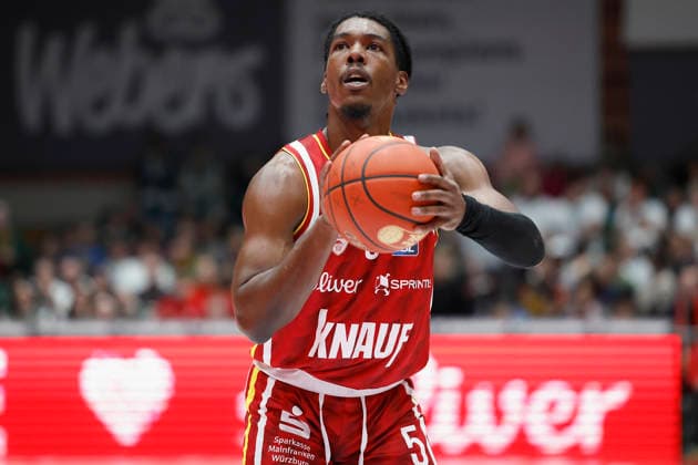 Im Bild: Marcus Carr(Wuerzburg Baskets, 5) 26.12.2025, Fitness First Wuerzburg Baskets vs. VET-CONCEPT Gladiators Trier, easyCredit BBL, 12. Spieltag, Deutschland, 97072, tectake-Arena Wuerzburg, Copyright: HMBxMedia xHeikoxBecker