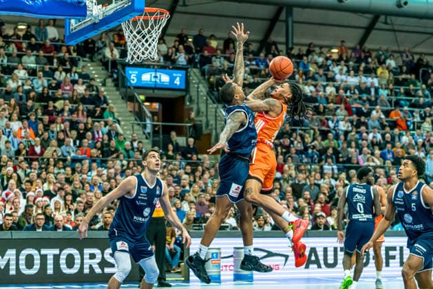 TLeipzig, Deutschland 26. Dezember 2025: 1.BBL - 2025 2026 - Syntainics MBC vs. Niners Chemnitz Im Bild: Copyright: xFotostandx xNachtigallx
