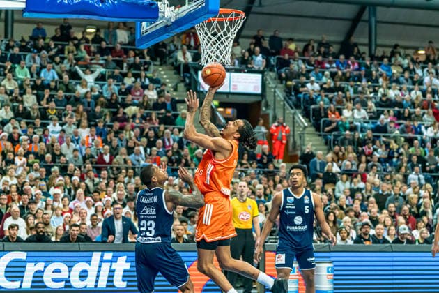 Leipzig, Deutschland 26. Dezember 2025: 1.BBL - 2025 2026 - Syntainics MBC vs. Niners Chemnitz Im Bild: Copyright: xFotostandx xNachtigallx