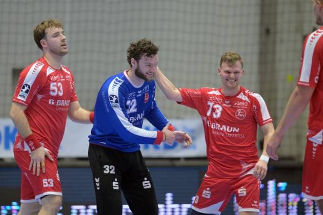Jubel, Freude nach dem Sieg; Bruno Eickhoff (MT Melsungen 53), Kristof Palasics (Torwart MT Melsungen 32), Timo Kastening (MT Melsungen 73) , GER, MT Melsungen - TVB 1898 Stuttgart, Handball, 1. Bundesliga, 19. Spieltag, Saison 2025 2026, 26.12.2025, GER, MT Melsungen - TVB Stuttgart, Handball, 1. Bundesliga, 19. Spieltag, Saison 2025 2026, 26.12.2025 Kassel Copyright: xEibner-Pressefotox xRolandxSippelx EP_RSL