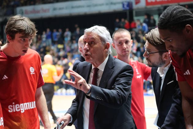 Neuer Bayern-Coach: Svetislav Pesic, GER, Frankfurt Skyliners vs. FC Bayern Muenchen, Basketball-Bundesliga, easyCredit BBL, 12. Spieltag, Saison 2025-26, 26.12.2025, GER, Frankfurt Skyliners vs. FC Bayern Muenchen, Basketball-Bundesliga, easyCredit BBL, 12. Spieltag, Saison 2025-26, 26.12.2025, Koeln Copyright: xEibner-Pressefoto JoergxNiebergax EP_JNL