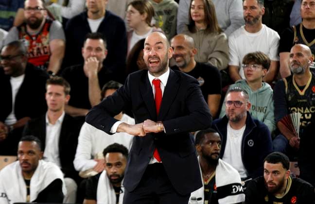 BASKET MONACO - REAL MADRID PHOTOPQR NICE MATIN Jean François Ottonello ; Monaco ; 26 12 2025 ; AS MONACO vs REAL MADRID - 18e journee Euroligue de Basket 25 26 - Vassilis Spanoulis, entraineur AS Monaco Monaco France  Copyright: xPHOTOPQR NICExMATIN MAXPPPxJeanxFrançoisxOttonellox 20251226NIM8505 20251226NIM8505