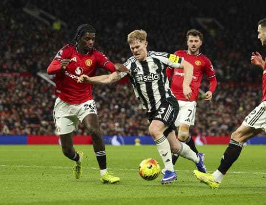 Manchester United, ManU v Newcastle United, FA Premier League 26.12.25 Manchester United v Newcastle United, FA Premier League Bradley Ormesher The Times Lewis Hall of Newcastle United and Ayden Heaven of Manchester United  Copyright: xBradleyxOrmesherx NINTCHDBPICT001047996603