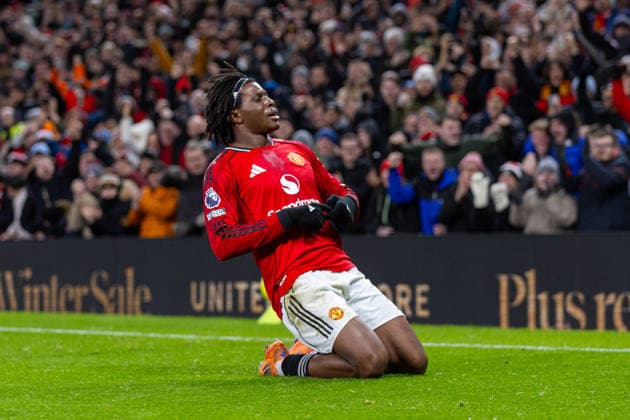 Football - FA Premier League - Manchester United, ManU FC v Newcastle United FC MANCHESTER, ENGLAND - Boxing Day, Friday, December 26, 2025: Manchester United s Patrick Dorgu celebrates after scoring the first goal during the FA Premier League match between Manchester United FC and Newcastle United at Old Trafford. (Photo by David Rawcliffe Propaganda) MANCHESTER Old Trafford GREATER MANCHESTER ENGLAND  Copyright: xDavidxRawcliffex P2025-12-26-Man_U_Newcastle-18