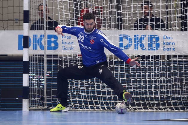 26.12.2025, xtgx, Handball Daikin HBL MT Melsungen - TVB Stuttgart emspor, v.l. Kristof Palasics (Melsungen, 32) Parade, haelt den Ball, faengt den Ball, pariert Kassel