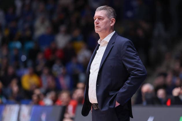 Frankfurt Skyliners - FC Bayern München Basketball, easyCredit BBL Headcoach Klaus Perwas (Skyliners). Spiel der easyCredit BBL zwischen den Frankfurt Skyliners und dem FC Bayern Basketball am 26. Dezember 2025 in der Süwag Energie ARENA in Frankfurt am Main., Frankfurt am Main Hessen Deutschland Süwag Energie ARENA