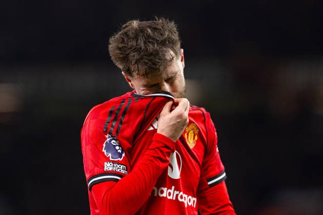 Football - FA Premier League - Manchester United, ManU FC v Newcastle United FC MANCHESTER, ENGLAND - Boxing Day, Friday, December 26, 2025: Manchester United s Mason Mount during the FA Premier League match between Manchester United FC and Newcastle United at Old Trafford. (Photo by David Rawcliffe Propaganda) MANCHESTER Old Trafford GREATER MANCHESTER ENGLAND  Copyright: xDavidxRawcliffex P2025-12-26-Man_U_Newcastle-22