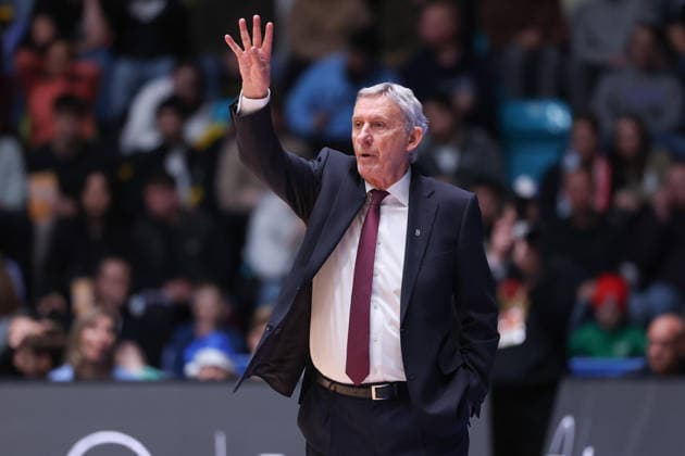 Frankfurt Skyliners - FC Bayern München Basketball, easyCredit BBL Trainer Svetislav Pesic (FC Bayern). Spiel der easyCredit BBL zwischen den Frankfurt Skyliners und dem FC Bayern Basketball am 26. Dezember 2025 in der Süwag Energie ARENA in Frankfurt am Main., Frankfurt am Main Hessen Deutschland Süwag Energie ARENA