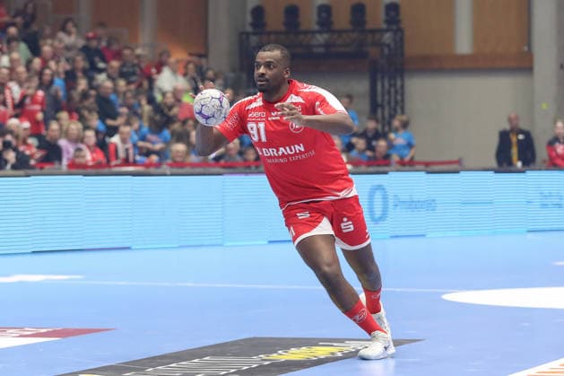26.12.2025, xtgx, MT Melsungen - TVB Stuttgart v.l. Sadou Ntanzi (Melsungen, 91) Kassel