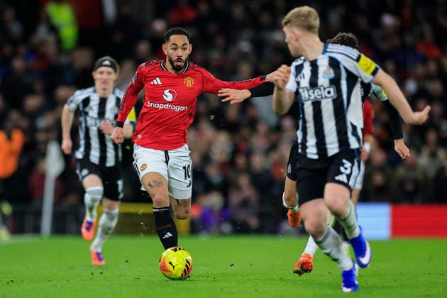 Manchester United, ManU v Newcastle United, Premier League Matheus Cunha (10) of Manchester United runs with the ball during the Premier League match between Manchester United and Newcastle United at Old Trafford, Manchester, UK on 26 December 2025. Manchester Old Trafford Greater Manchester UK Editorial use only DataCo restrictions apply See www.football-dataco.com , Copyright: xConorxMolloyx PSI-23465-0042