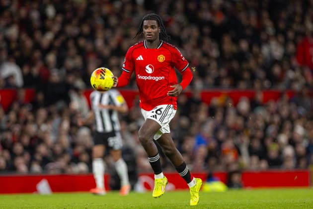 Football - FA Premier League - Manchester United, ManU FC v Newcastle United FC MANCHESTER, ENGLAND - Boxing Day, Friday, December 26, 2025: Manchester United s Ayden Heaven during the FA Premier League match between Manchester United FC and Newcastle United at Old Trafford. (Photo by David Rawcliffe Propaganda) MANCHESTER Old Trafford GREATER MANCHESTER ENGLAND  Copyright: xDavidxRawcliffex P2025-12-26-Man_U_Newcastle-39