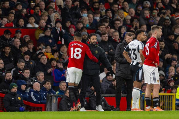 Football - FA Premier League - Manchester United, ManU FC v Newcastle United FC MANCHESTER, ENGLAND - Boxing Day, Friday, December 26, 2025: Manchester United s manager Ruben Amorim (R) embraces Casemiro following his substitution during the FA Premier League match between Manchester United FC and Newcastle United at Old Trafford. (Photo by David Rawcliffe Propaganda) MANCHESTER Old Trafford GREATER MANCHESTER ENGLAND  Copyright: xDavidxRawcliffex P2025-12-26-Man_U_Newcastle-44