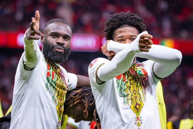 Sport Themen der Woche KW52 Fußball Afrika-Cup 2025, Vorrunde 2. Spieltag - Marokko vs Mali - CAF Africa Cup of Nations (AFCON), Prince Moulay Abdellah Stadium (Rabat, Marokko): Lassine Sinayoko (Mali, 17) und Gaoussou Diarra (Mali, 21) Tor und Torjubel zum 1:1 Freude, Emotionen, Jubel *** Soccer Africa Cup 2025, Preliminary Round 2 Matchday Morocco vs Mali CAF Africa Cup of Nations AFCON , Prince Moulay Abdellah Stadium Rabat, Morocco Lassine Sinayoko Mali, 17 and Gaoussou Diarra Mali, 21 Goal and goal celebration to 1 1 Joy, emotions, jubilation Copyright: xAmiirxAmedjouax