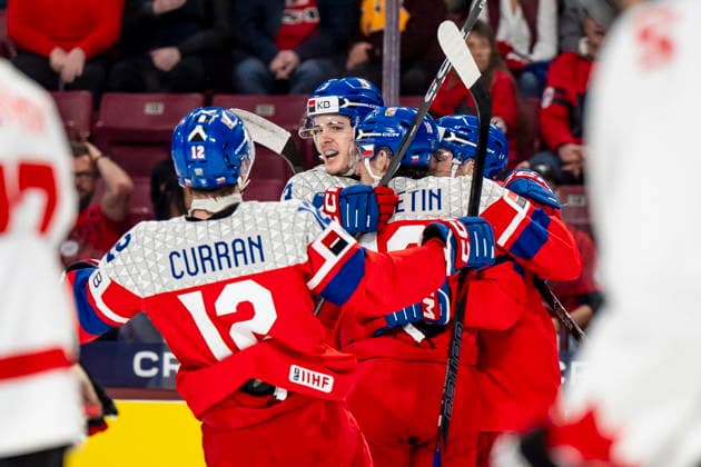 December 26, 2025, Minneapolis, Mn, Canada: Czechia s Tomas Poletin (18), centre, celebrates his goal with teammates during first period IIHF World Junior Championship hockey action against Canada, in Minneapolis, Friday, Dec. 26, 2025. Canada News - December 26, 2025 - ZUMAc35_ 20251226_zaf_c35_075 Copyright: xChristopherxKatsarovx