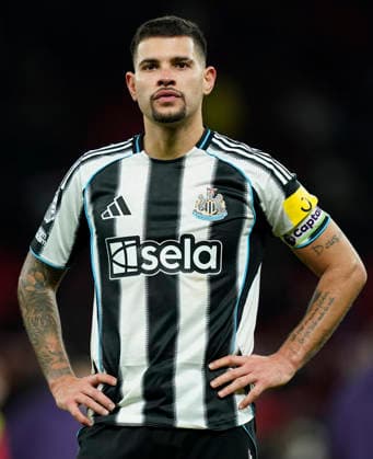 Manchester, England, 26th December 2025. Bruno Guimaraes of Newcastle United during the Manchester United, ManU vs Newcastle United Premier League match at Old Trafford, Manchester. Picture credit should read: Andrew Yates Sportimage EDITORIAL USE ONLY. No use with unauthorised audio, video, data, fixture lists, club league logos or live services. Online in-match use limited to 120 images, no video emulation. No use in betting, games or single club league player publications. SPI_039_AY_MAN_UTD_NEWC SPI-4393-0052