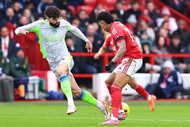 Nottingham Forest v Manchester City, Premier League Josko Gvardiol of Manchester City and Igor Jesus of Nottingham Forest battle for possession during the Nottingham Forest v Manchester City Premier League match at the City Ground, West Bridgford, England on 27 December 2025 Credit: Ryan Crockett Every Second Media Editorial use only. All images are copyright Every Second Media Limited. No images may be reproduced without prior permission. All rights reserved. Premier League and Football League images are subject to licensing agreements with Football DataCo Limited. see https: www.football-dataco.com Copyright: xIMAGO EveryxSecondxMediax ESM-1724-0050 RyanxCrockettx xEveryxSecondxMediax