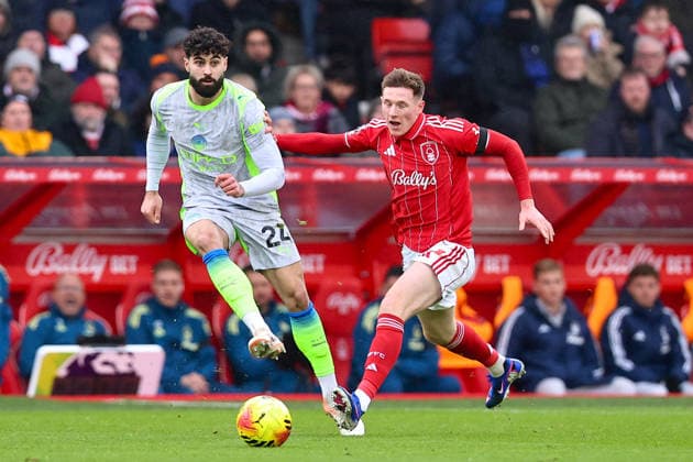Nottingham Forest v Manchester City, Premier League Josko Gvardiol of Manchester City and Elliot Anderson of Nottingham Forest battle for possession during the Nottingham Forest v Manchester City Premier League match at the City Ground, West Bridgford, England on 27 December 2025 Credit: Ryan Crockett Every Second Media Editorial use only. All images are copyright Every Second Media Limited. No images may be reproduced without prior permission. All rights reserved. Premier League and Football League images are subject to licensing agreements with Football DataCo Limited. see https: www.football-dataco.com Copyright: xIMAGO EveryxSecondxMediax ESM-1724-0051 RyanxCrockettx xEveryxSecondxMediax