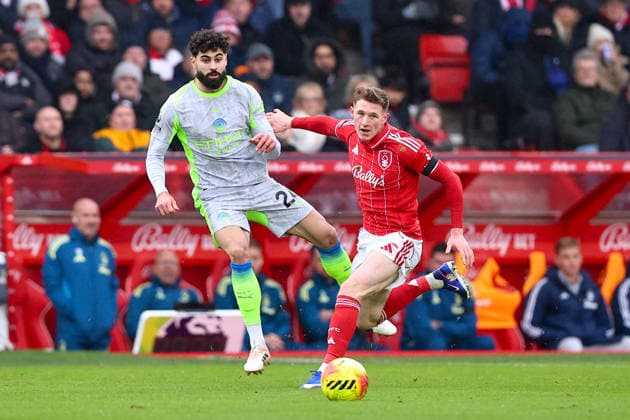 Nottingham Forest v Manchester City, Premier League Josko Gvardiol of Manchester City and Elliot Anderson of Nottingham Forest battle for possession during the Nottingham Forest v Manchester City Premier League match at the City Ground, West Bridgford, England on 27 December 2025 Credit: Ryan Crockett Every Second Media Editorial use only. All images are copyright Every Second Media Limited. No images may be reproduced without prior permission. All rights reserved. Premier League and Football League images are subject to licensing agreements with Football DataCo Limited. see https: www.football-dataco.com Copyright: xIMAGO EveryxSecondxMediax ESM-1724-0052 RyanxCrockettx xEveryxSecondxMediax