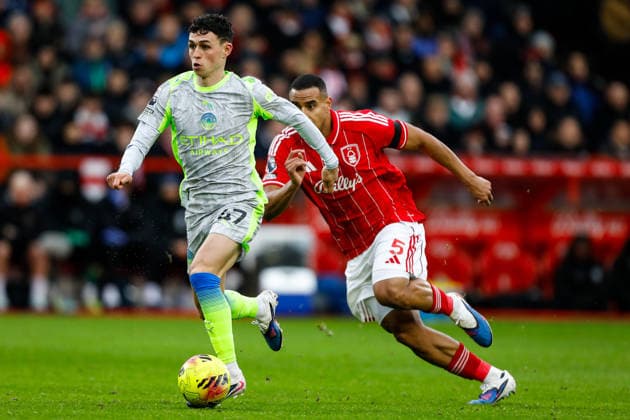 Nottingham Forest v Manchester City Premier League Phil Foden of Manchester City dribbles past Murillo of Nottingham Forest during the Premier League match at the City Ground, Nottingham 27 12 2025 UK Newspapers OUT Copyright: xMaxxTomlinsonx FIL-22704-0058