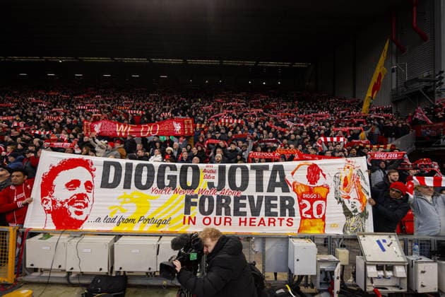 Football - FA Premier League - Liverpool FC v Wolverhampton Wanderers FC LIVERPOOL, ENGLAND - Saturday, December 27, 2025: Liverpool s supporters banner Diogo Jota and AndrÃ Silva; forever in our hearts before the FA Premier League match between Liverpool FC and Wolverhampton Wanderers FC at Anfield. (Photo by David Rawcliffe Propaganda) LIVERPOOL Anfield MERSEYSIDE ENGLAND  Copyright: xDavidxRawcliffex P2025-12-27-Liverpool_Wolves-26
