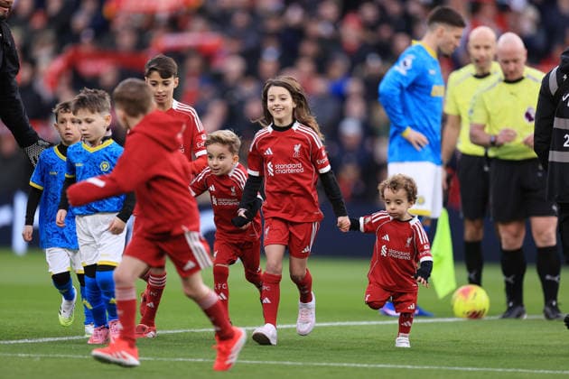 Football - Premier League - Liverpool v Wolverhampton Wanderers 27th December 2025 - Premier League - Liverpool v Wolverhampton Wanderers - The children of former player Diogo Jota run off the pitch together before the match - Photo: Simon Stacpoole Offside. Liverpool UK Copyright: xSimonxStacpoolexOffside