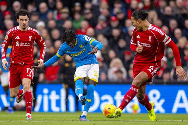 Football - FA Premier League - Liverpool FC v Wolverhampton Wanderers FC LIVERPOOL, ENGLAND - Saturday, December 27, 2025: Wolverhampton Wanderers Mateus ManÃ during the FA Premier League match between Liverpool FC and Wolverhampton Wanderers FC at Anfield. (Photo by David Rawcliffe Propaganda) LIVERPOOL Anfield MERSEYSIDE ENGLAND  Copyright: xDavidxRawcliffex P2025-12-27-Liverpool_Wolves-32
