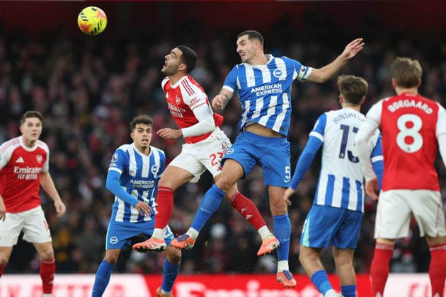Arsenal v Brighton & Hove Albion 27 December 2025 London - Premier League Football - Arsenal v Brighton & Hove Albion - Mikel Merino of Arsenal is beaten to the high ball by Lewis Dunk of Brighton & Hove Albion - (Photo by Mark Leech). London UK Copyright: xMarkxLeechxOffside
