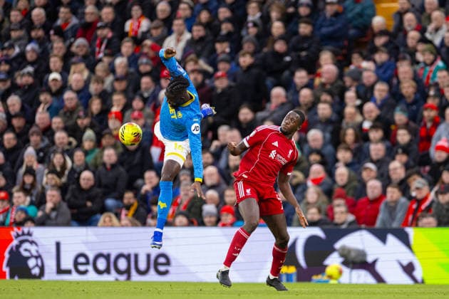 Football - FA Premier League - Liverpool FC v Wolverhampton Wanderers FC LIVERPOOL, ENGLAND - Saturday, December 27, 2025: Liverpool s Ibrahima KonatÃ challenges Wolverhampton Wanderers Mateus ManÃ (L) during the FA Premier League match between Liverpool FC and Wolverhampton Wanderers FC at Anfield. (Photo by David Rawcliffe Propaganda) LIVERPOOL Anfield MERSEYSIDE ENGLAND  Copyright: xDavidxRawcliffex P2025-12-27-Liverpool_Wolves-55
