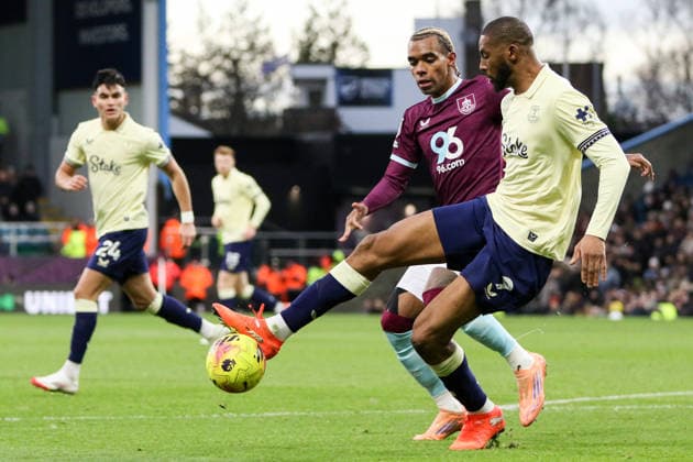 Beto (9 Everton) controls the ball during the Premier League match between Burnley and Everton at Turf Moor in Burnley, England on December 27th 2025. Copyright: xSeanxChandlerx xSPPx Sportspressphoto_SPR77201