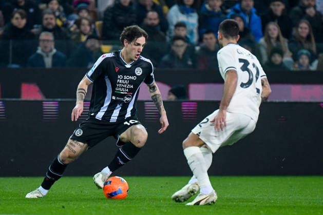 Udinese s Nicolo Zaniolo in action against Lazio s Danilo Cataldi during Udinese Calcio vs SS Lazio, Italian soccer Serie A match in Udine, Italy, December 27 2025  Copyright: xEttorexGriffoni IPAxSportx xipa-agency.netx xx IPA_69497010 IPA_Agency_IPA69497010