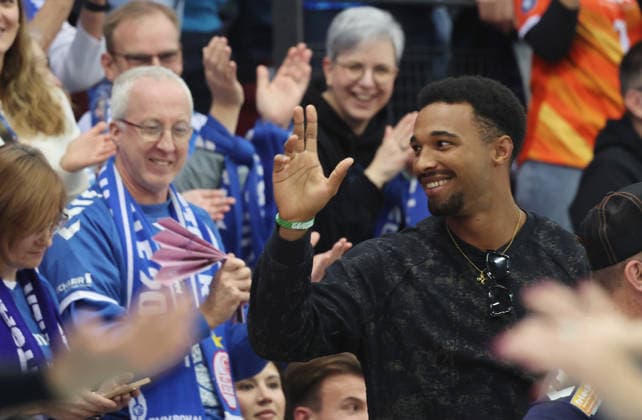 Stuttgart , Volleyball Bundesliga Allianz MTV Stuttgart vs. SSC Palmberg Schwerin , Leo Neugebauer als Zuschauer