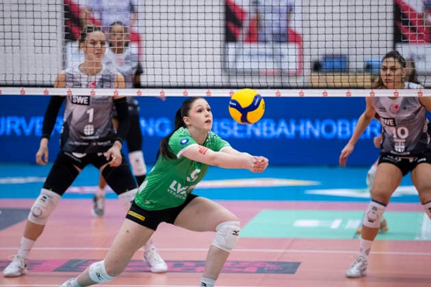 1. Volleyball Bundesliga Frauen: Schwarz-Weiss Erfurt vs. USC Münster; Erfurt; 27.12.2025 Emilia Jordan ( 9; USC Münster) 1. Volleyball Bundesliga Frauen: Schwarz-Weiss Erfurt vs. USC Münster; Riethsporthalle Erfurt; 27.12.2025 Copyright: xBEAUTIFULxSPORTS Duehringx