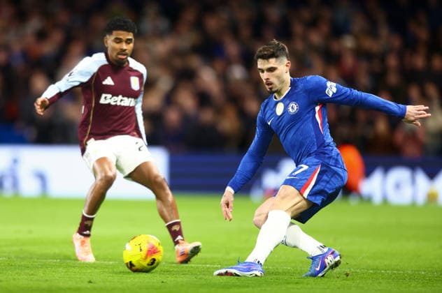 Chelsea v Aston Villa, English Premier League, Stamford Bridge, London, UK - 27 12 2025 Pedro Neto of Chelsea in action during the Premier League home game against Aston Vila London Stamford Bridge London GBR, UK NEWSPAPERS OUT Copyright: xMarkxGreenwoodx