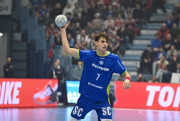 Solobild Julian Koester (VfL Gummersbach 7) VfL Gummersbach vs. Handball Sportverein Hamburg, Handball, Daikin 1. Bundesliga, 19. Spieltag, Spielzeit 2025-2026, 27.12.2025 VfL Gummersbach vs. Handball Sportverein Hamburg, Handball, Daikin 1. Bundesliga, 19. Spieltag, Spielzeit 2025-2026, 27.12.2025 Gummersbach Copyright: xEibner-Pressefoto JuergenxAugstx EP_JAT