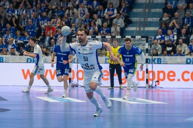 Casper U. Mortensen, Aussen (HSV Hamburg 51), VfL Gummersbach vs. HSV Hamburg , Daikin Handball Bundesliga, Herren , 15. Spieltag, 27.12.2025 Gummersbach NRW Deutschland