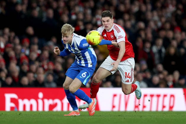 Arsenal v Brighton & Hove Albion 27 December 2025 London - Premier League Football - Arsenal v Brighton & Hove Albion - Jan Paul Van Hecke of Brighton & Hove Albion and Viktor Gyokeres of Arsenal - (Photo by Mark Leech). London UK Copyright: xMarkxLeechxOffside