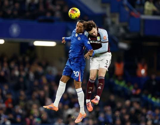 Joao Pedro of Chelsea competes for the ball withVictor Lindelof of Aston Villa Chelsea v Aston Villa, Football, Premier League, Stamford Bridge Stadium, London, UK - 27 12 2025 EDITORIAL USE ONLY No use with unauthorised audio, video, data, fixture lists (outside the EU), club league logos or live services. Online in-match use limited to 45 images (+15 in extra time). No use to emulate moving images. No use in betting, games or Copyright: xMattxImpey Shutterstockx 16214381m