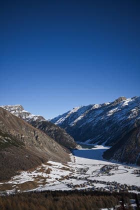 Men s Super-G Race Of The FIS Alpine Ski World Cup 2025-2026 The landscape of Livigno features in the Men s Super-G race of the FIS Alpine Ski World Cup 2025-2026 in Livigno, Italy, on December 27, 2025. Livigno Italy  Copyright: xTizianoxBallabiox originalFilename:ballabio-italyand251227_npMT1.jpg
