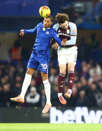Chelsea v Aston Villa, English Premier League, Stamford Bridge, London, UK - 27 12 2025 Joao Pedro of Chelsea and Victor Lindelof of Aston Villa challenge for a header during the Premier League game at Stamford Bridge London Stamford Bridge London GBR, UK NEWSPAPERS OUT Copyright: xMarkxGreenwoodx